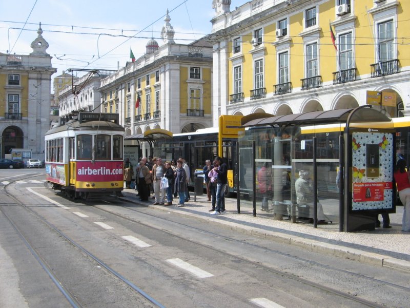 10.04.07,Straenbahn Lissabon.