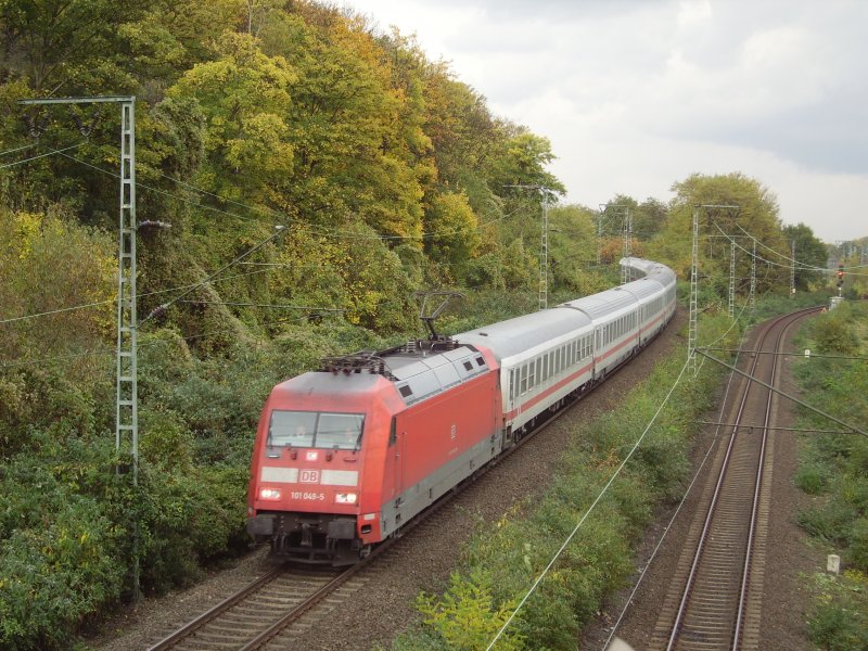 101 049-5 zieht den IC 434 Norddeich Mole - Luxembourg durch Kln-West. 28.10.08