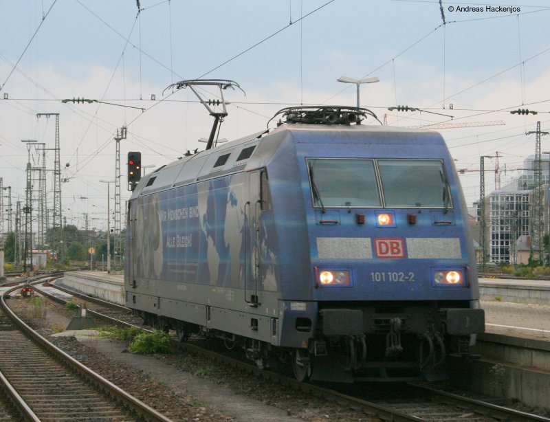 101 102-2  Alle Menschen sind gleich  koppelt vom IC2161 aus Karlsruhe ab und fhrt zu ihrem Abstellplatz in Nrnberg 3.9.08