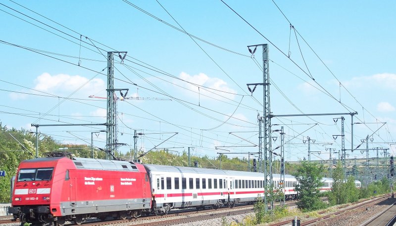 101 103 bei der Durchfahrt von Vaihingen (Enz), 25.08.07.