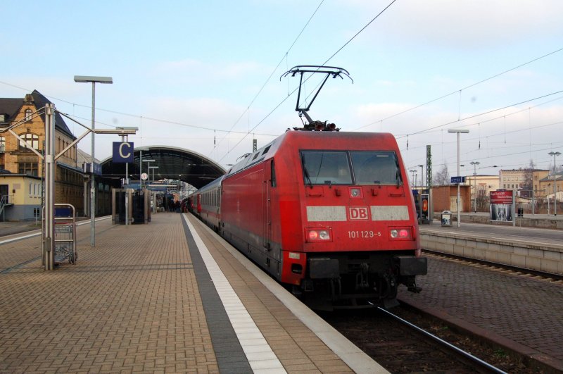 101 129 steht am 28.12.08 mit dem IC 2140 nach Kln im Hbf Halle(S). Achtet mal auf die kleine Kontrollziffer neben der Ordnungsziffer!