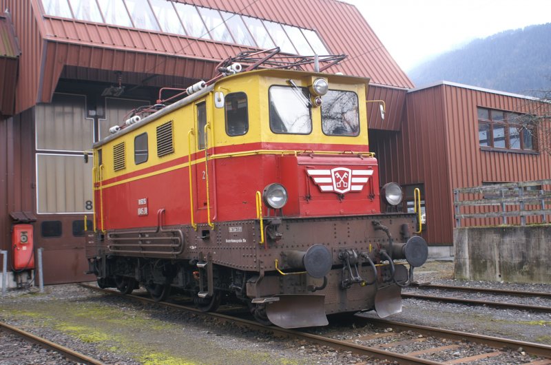 1045.01 der Montafonerbahn in Schruns am 14.01.2007.
Erbauer EILIN/ Lokomotivfabrik Wiener Neustadt 1929 - 1931 /
Bo' Bo' / 61.0t / 1140 kW / 60kmh