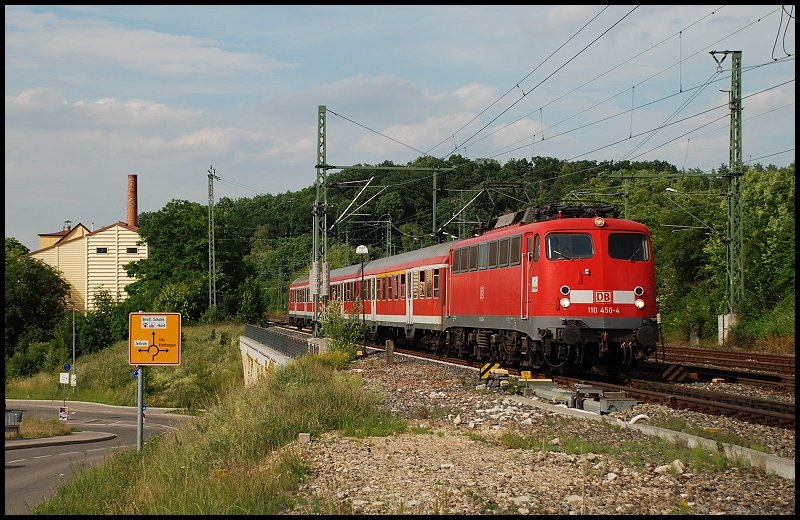 110 450 war mit der RB 37164 nach Aalen unterwegs. Aufgenommen am 19.Juni 2008 bei Aalen-Wasseralfingen.