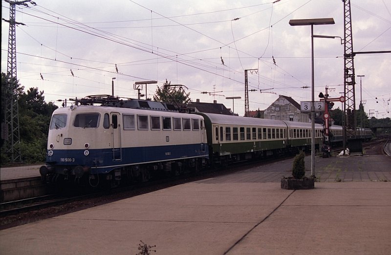 110 506-3 in Rheine 04-08-1992.