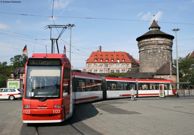 1122 der VAG als 5 nach Tiergarten vor dem Hauptbahnhof am 3.9.08