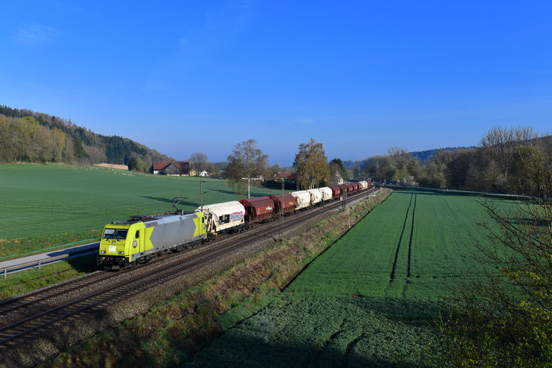 119 009 185 628 Mit Einem Getreidezug Am 14 04 18 Bei Einod Bahnbilder De