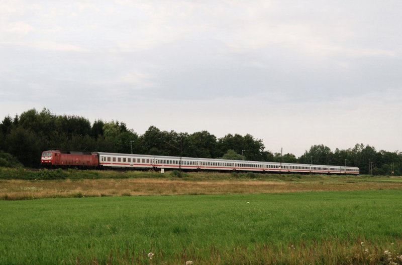 120 126 mit IC 2095 vor Mammendorf (18.07.2007)
