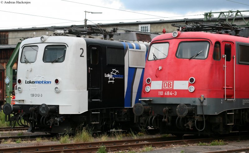 139 312-3 von Lokomotion neben der Stuttgarter 110 484-3 bei der Lokparade im Bw Stuttgart.Das ganze wurde von der Ig Einheitslok veranstaltetet. 25.7.09