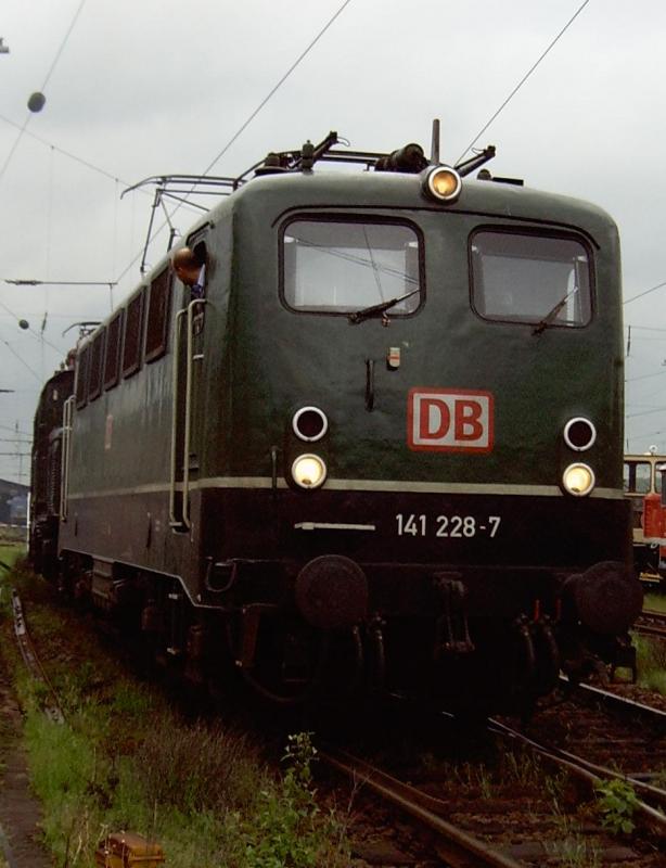 141 228 in Darmstadt .