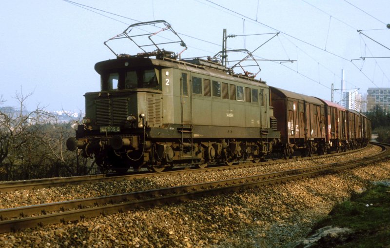 144 009  Stg.-Mnster  26.03.82  mit Gterzug  