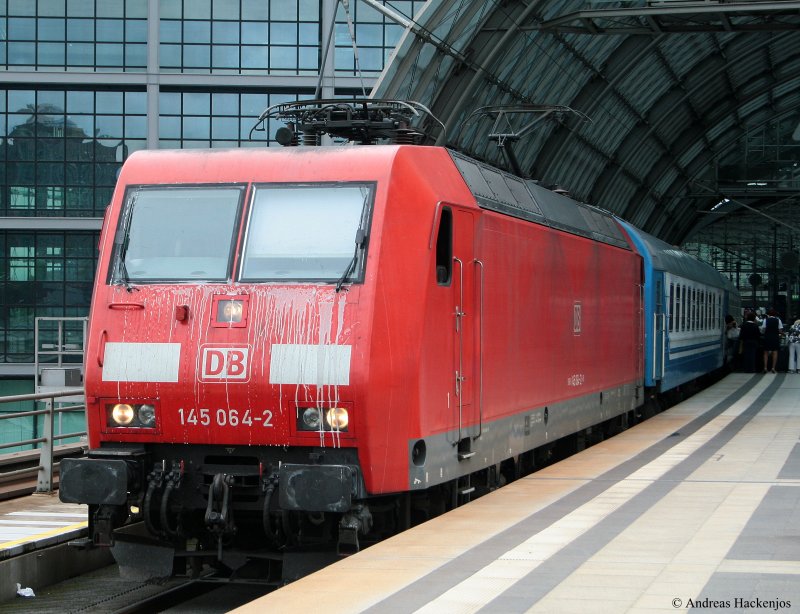 145 064-2 mit dem D 1249 (Berlin Zoologischer Garten-Saratov 1 P) in Berlin Hbf am 3.8.09