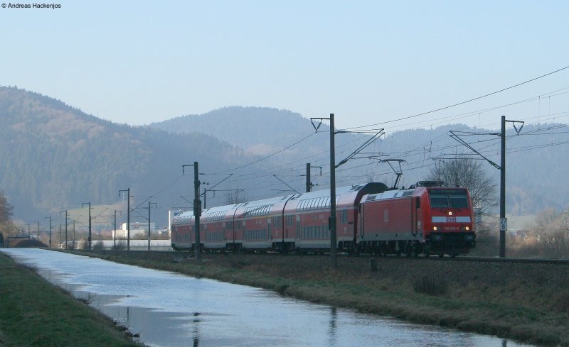 146 230-8 mit dem IRE 5191 (Karlsruhe-Kreuzlingen)am Kanal in Haslach 3.1.09