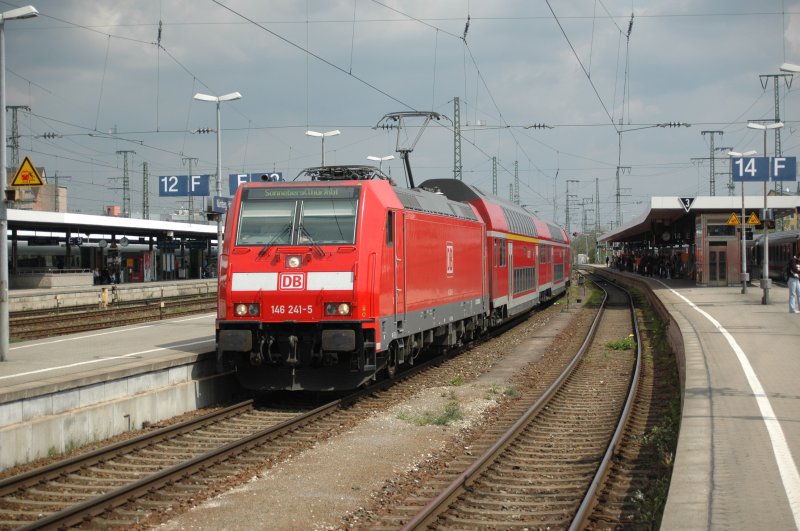 146 241 am 26.04.08 mit RE 4980 nach Sonneberg (Thr) im Nrberger Hbf