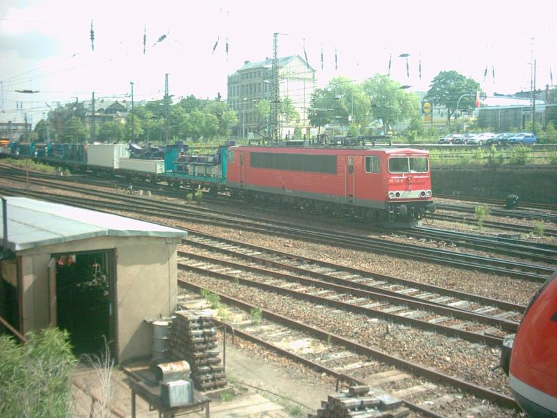 155 079 mit Achterbahn- Transport in Chemnitz