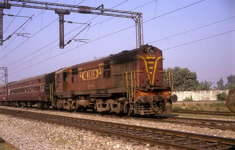 16 195  Dehli-Shahdara  06.11.93