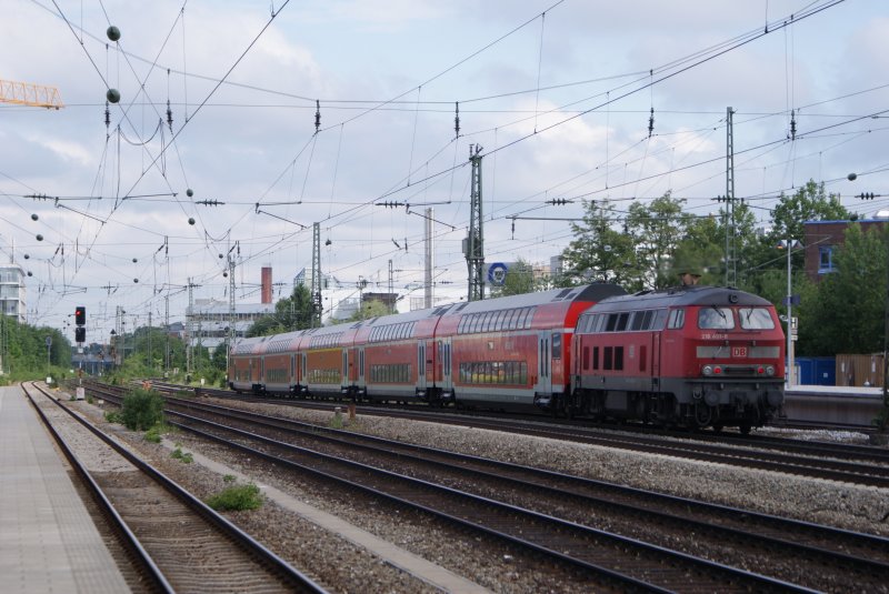 18 401-8 mit einem RE nach Mnchen Hbf am Heimeranplatz am 30.05.09