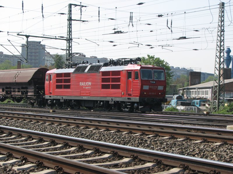 180 015-0 mit Getreidezug von Tschechien komment zwischen Dresden-HBF und Gterbahnhof Dresden-Friedrichstadt.28.04.07 