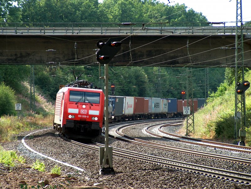 189 006-0 fhrt kurz hinter Fulda Richtung Norden am 16.08.2008 