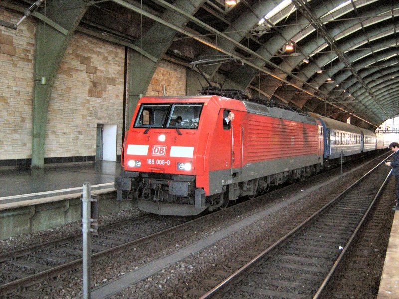 189 006-0 vor Zug nach Moskau in Berlin-Ostbahnhof  am 22. 1. 2008