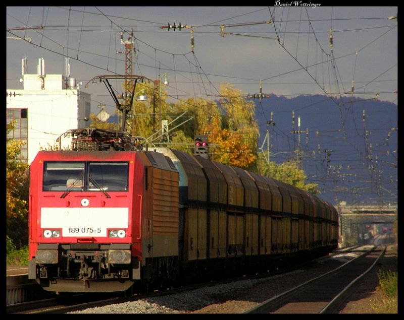 189 075 in Ladenburg. Im Hintergrund sieht man schon den nchsten GZ.