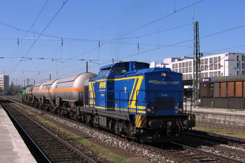 202 827 (V1702 der MWB) mit Kesselzug in Mnchen Ost (14.04.2007)