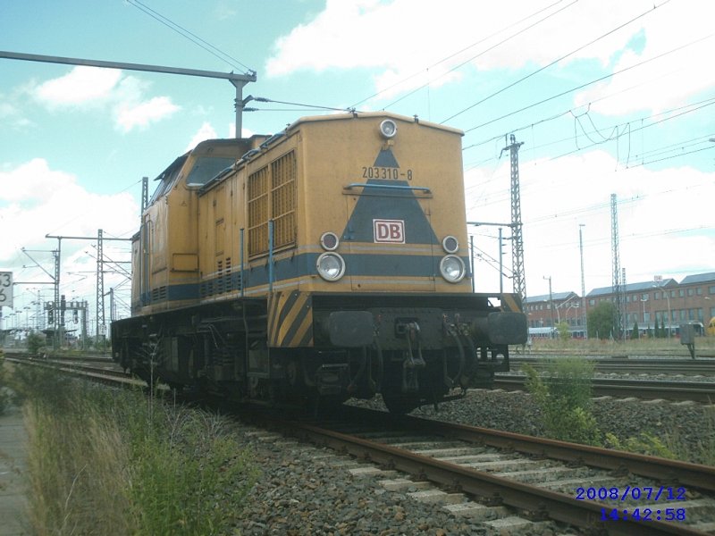 203 310-8 im Bahnhof Wittenberge