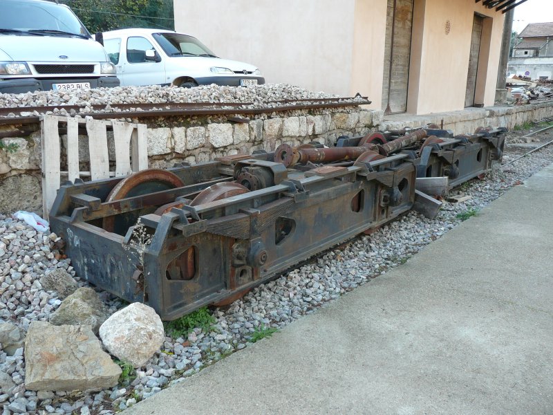 21.11.08,Antriebsdrehgestelle im Bahnhof Bunyola.