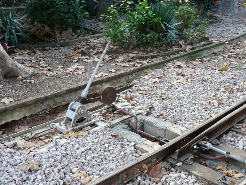 21.11.08,Weichenstellhebel im Bahnhof Sller.