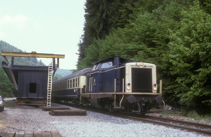 212 126  letzter Zug ber die alte Brcke in Calw  19.05.90