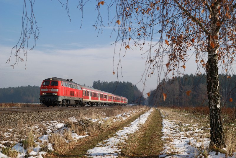 218 205 mit RE 32747 bei Schwabhausen (23.11.2007)