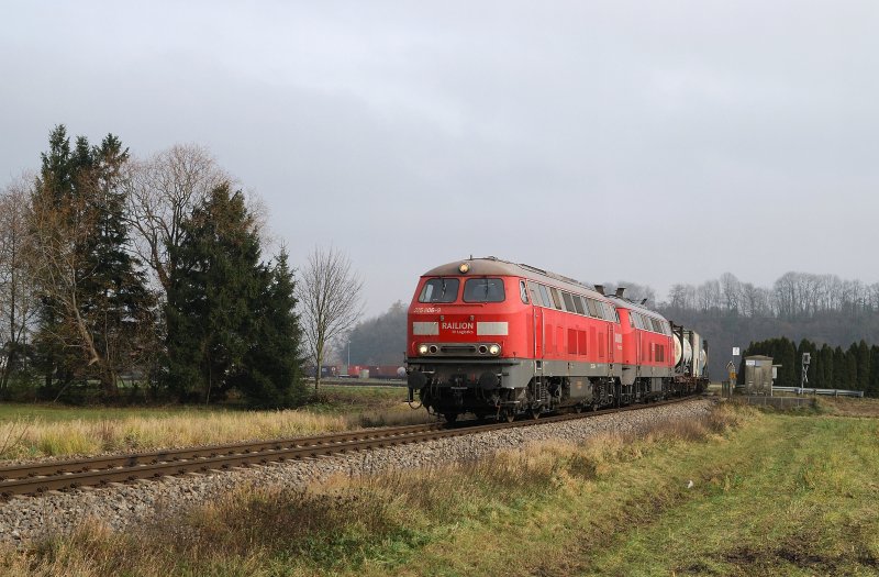 225 806 und 217 019 mit IKL 50536 in Tling (21.11.2007)