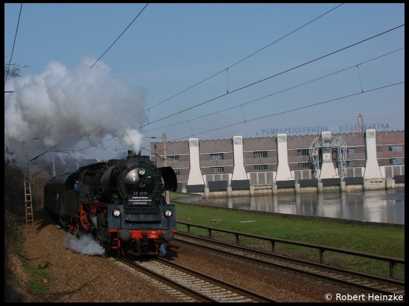 23 1019 am 21.03.2009 mit einem Sonderzug von Cottbus nach Dresden Hauptbahnhof