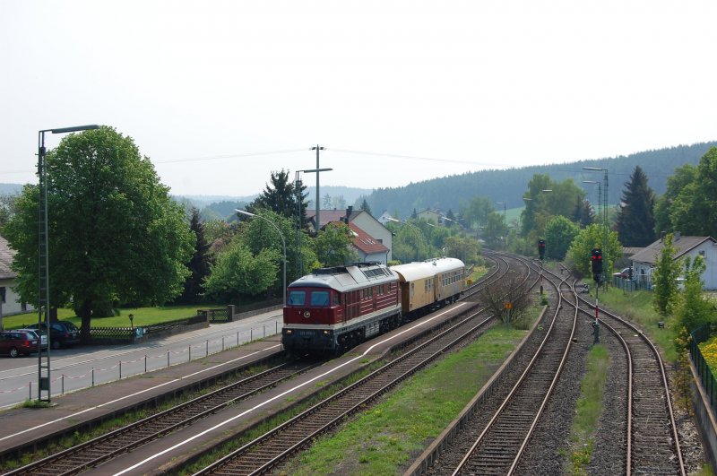 232 550 mit Bauzug am 01.05.2009 in Wernberg