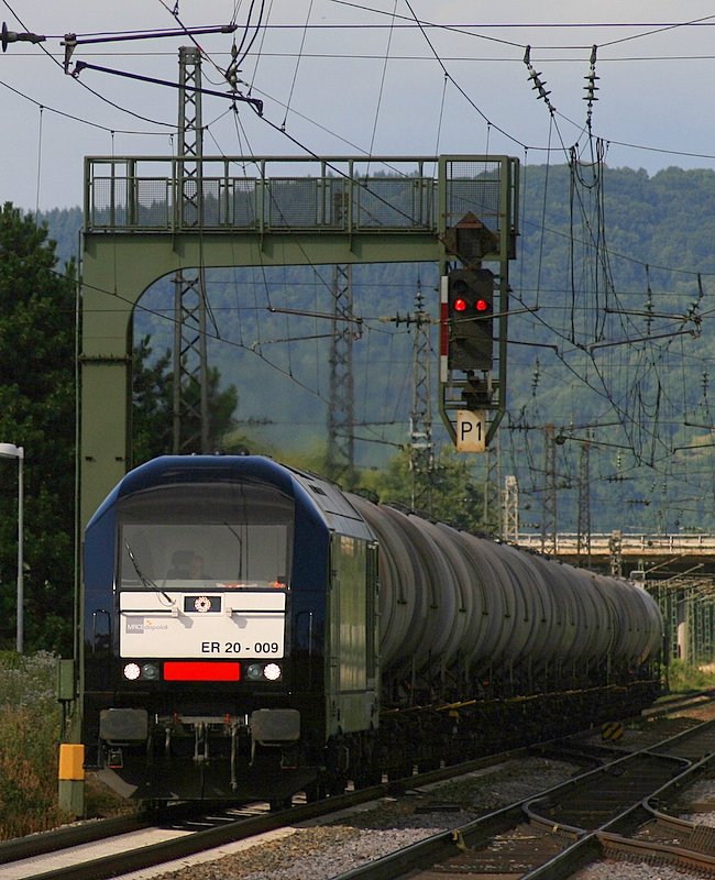 253 009 mit dem 95459 am 07. Juli 08 in Grosachsen-Heddesheim.