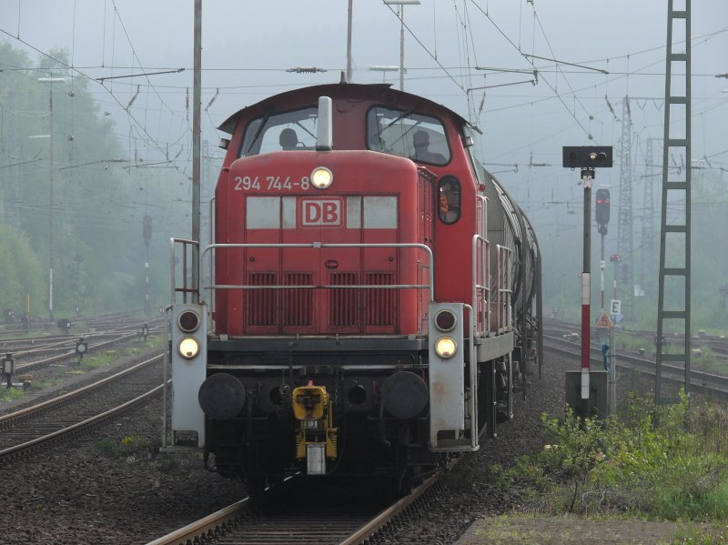 294 744-8 in Altenbeken. 02.05.2009.