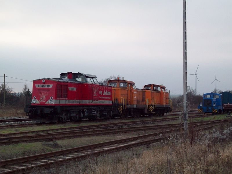 2x 106 und 110 am Bahnhof Klostermansfeld.
28.12.2007