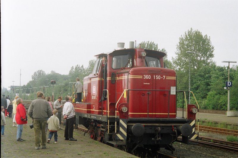 360 150-7 zum 40 jhrigem Jubilum der Vogelfluglinie in Puttgarden. 24.05.2003 Scan vom Negativ

