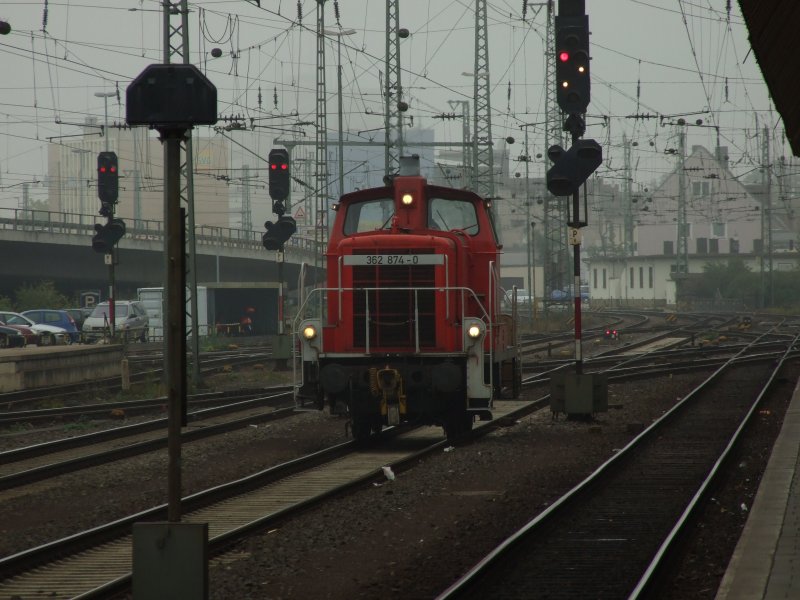 362 874-0 auf dem Weg zur Tankstelle.Koblenz Hbf 8.10.07