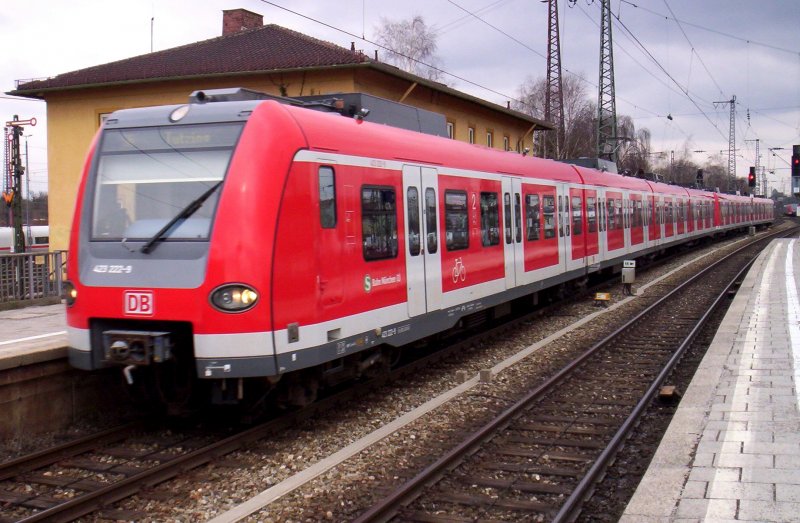 423 222/722 als S6 auf dem Weg nach Tutzing ber Pasing, Gauting und Starnberg bei der Einfahrt in M-Laim. 24.03.2007, leider etwas verrutscht