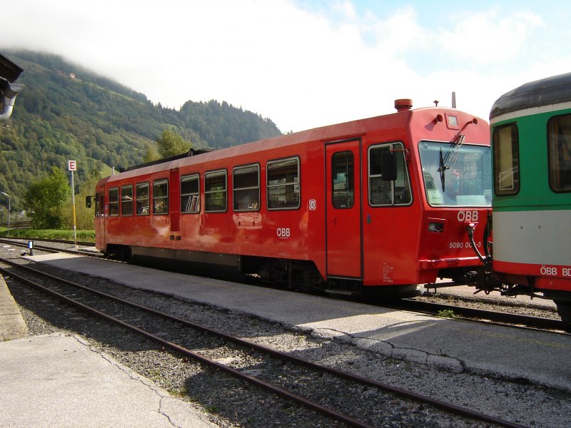 5090-008 wartet auf den Dampfzug