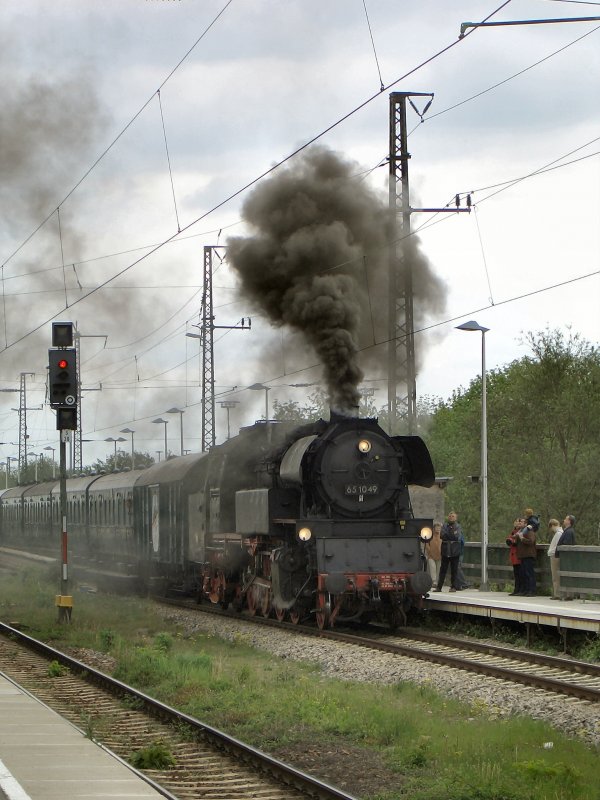 65 1049 bei Ausfahrt aus Erfurt Hbf, ca 2005