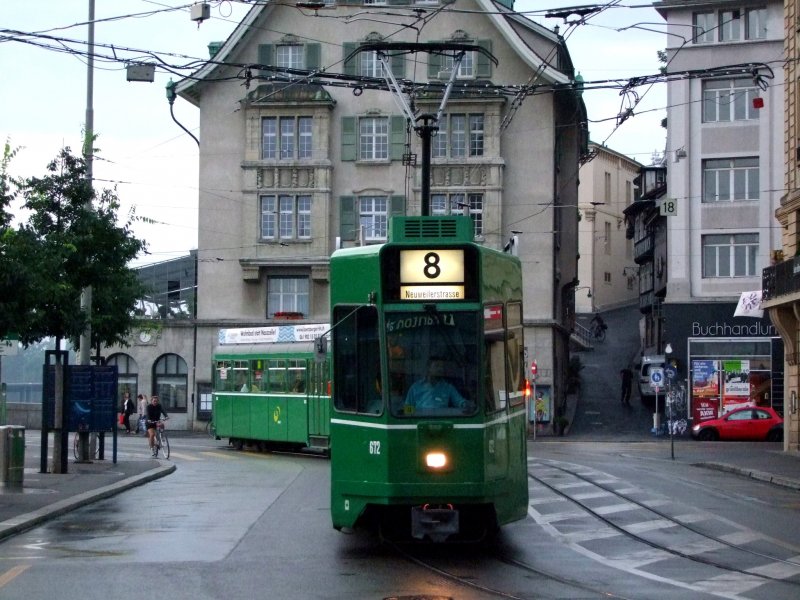 672(L8)im Bereich der Hst.Schiffslnde;080901(6:59)