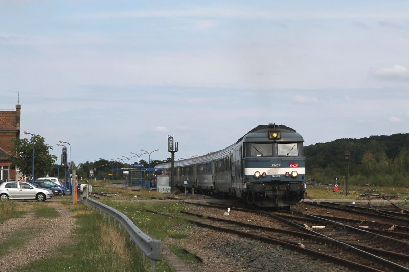 67569 Mit Ter 830906 Strasbourg Sarreguemines Auf Bahnhof Obermodern Am 7 7 2014 Bahnbilder De