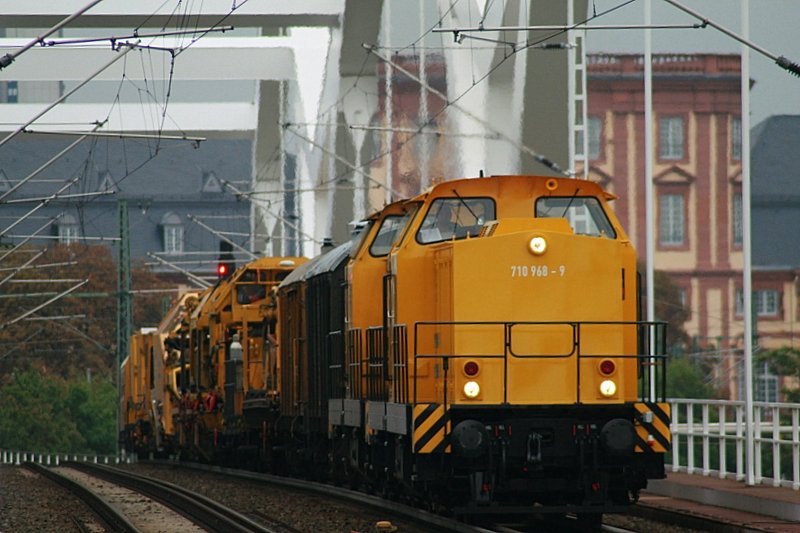 710 968 beim berqueren des Rheines kurz vor Ludwigshafen Mitte. 12. September 08