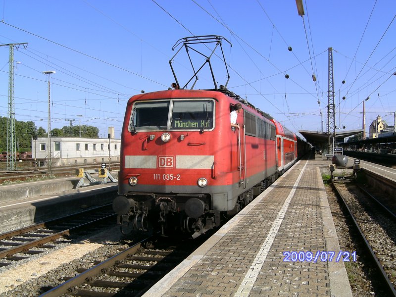 9180 6 111 035-2 D-DB am RegionalExpress in Richtung Mnchen Hbf hier bei der Ausfahrt in Augsburg Hbf(21.07.2009).