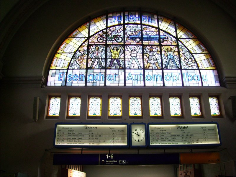 Abfahrtanzeige in der Bahnhofshalle von Eisenach (31.03.07)