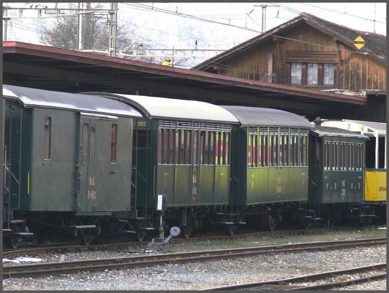 Abgestellte Dampfzugwagen in Landquart. (12.11.2007)