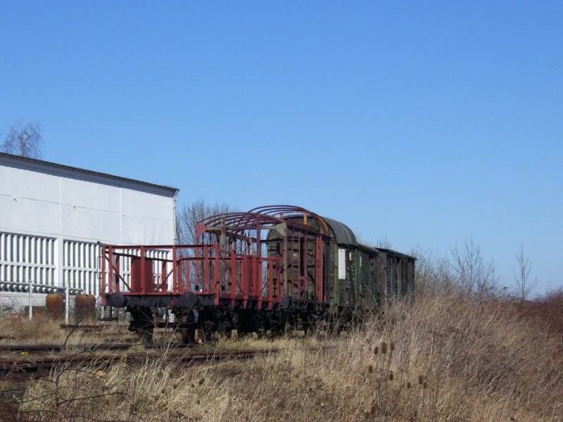 Abgestellte Gterwagen im Bahnhof Dresden-Gittersee. 