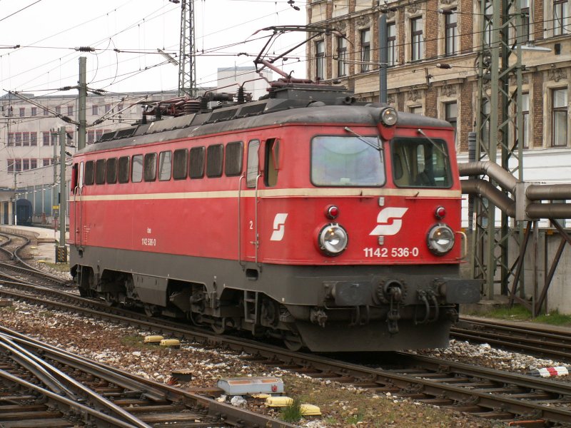 Altlack 1142 536-0 beim Rangieren in Wien-West, 31.3.2007