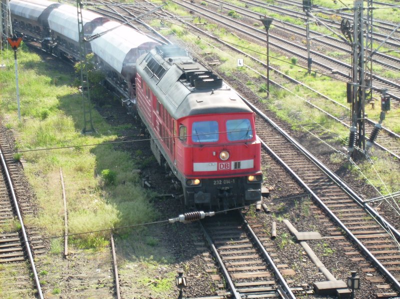 Am 14. Mai 2008, fuhr 232 014 mit einem schweren Ganzzug, aus dem Rangierbahnhof Halle Saale.